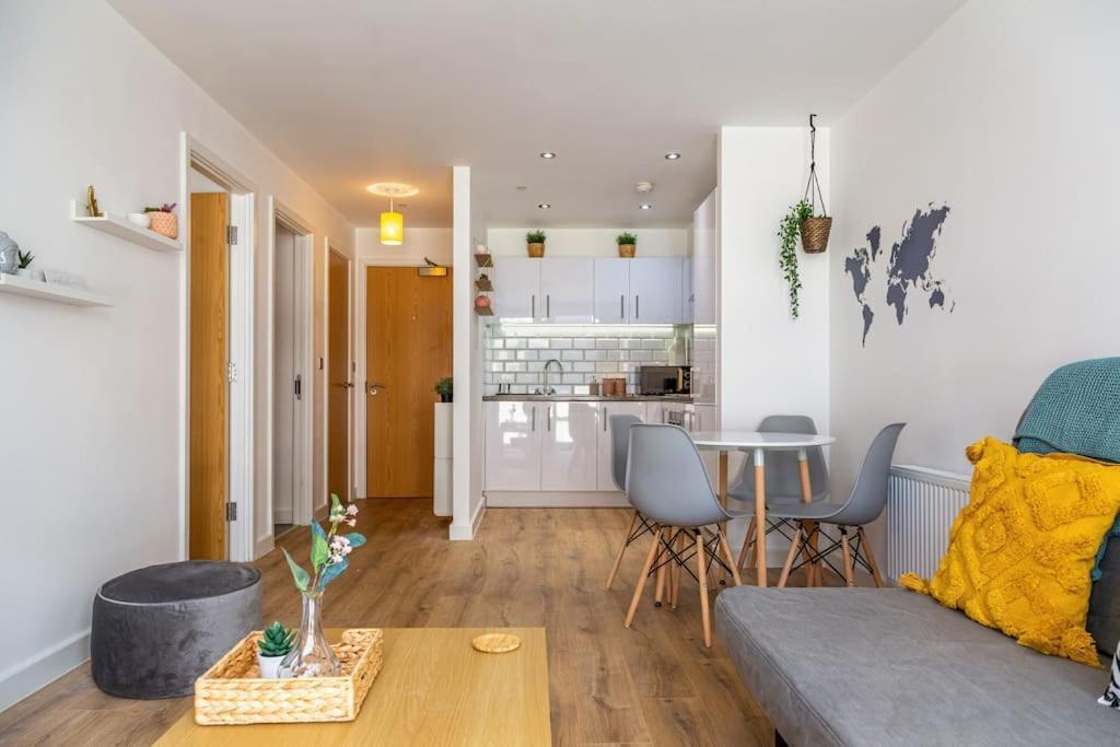 Natural Light City Center Pad Бирмингем Экстерьер фото