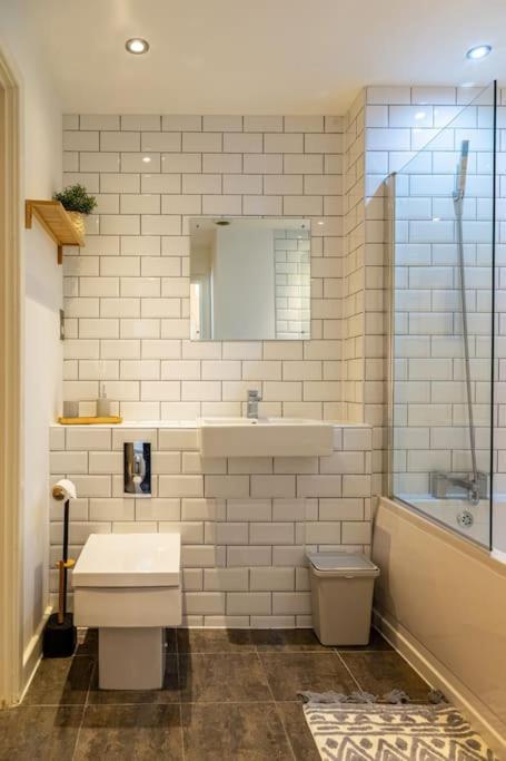 Natural Light City Center Pad Бирмингем Экстерьер фото